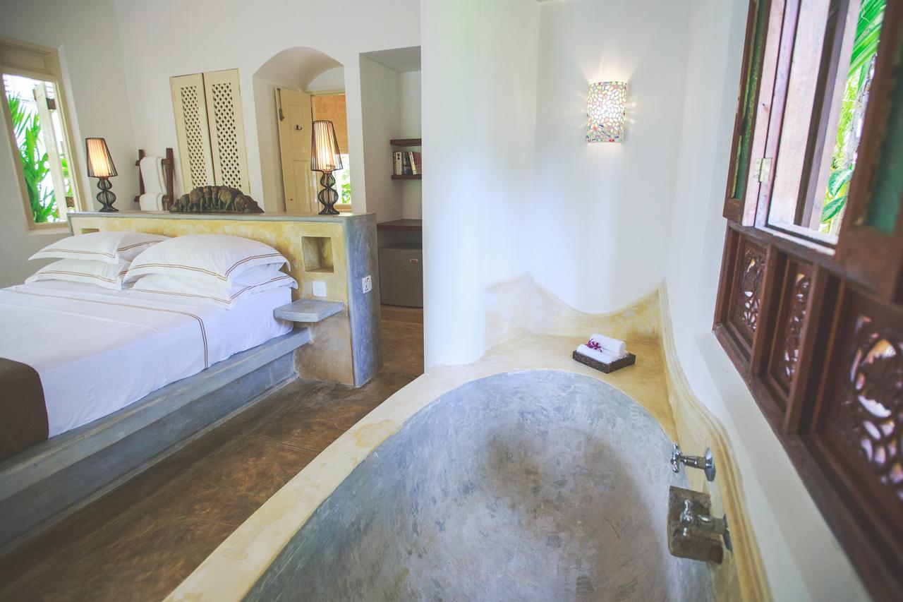 Karmel Villa Thalduwa Island - Five Bedroom Luxury Villa With Private Pool Ahangama Exteriör bild
