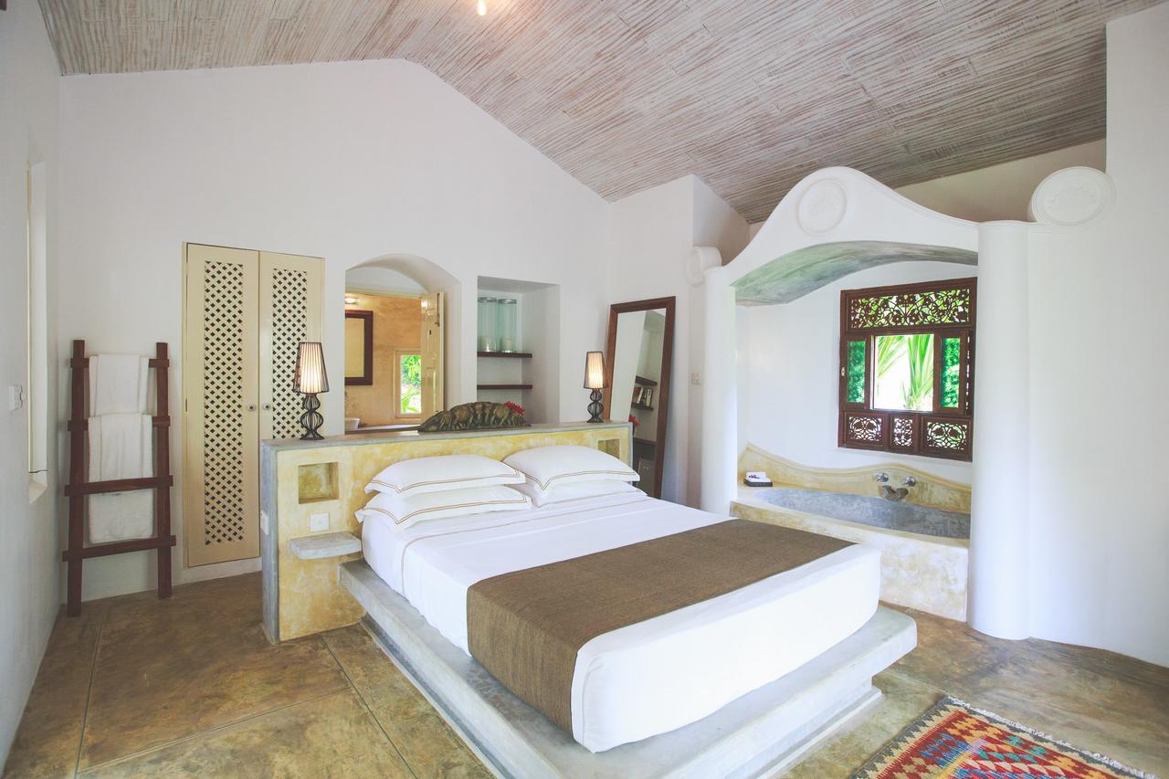 Karmel Villa Thalduwa Island - Five Bedroom Luxury Villa With Private Pool Ahangama Exteriör bild